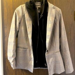 Detachable hood blazer